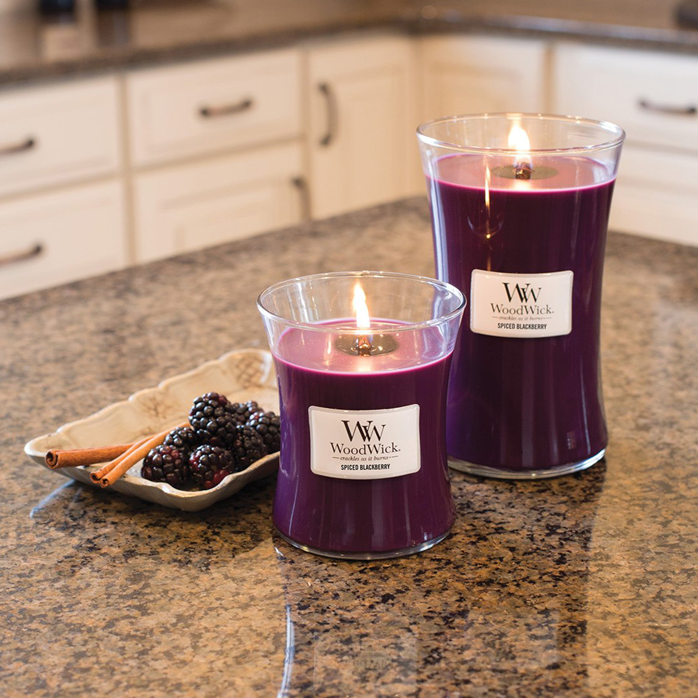 WoodWick Candle - Medium Jar - Spiced Blackberry - Image 2