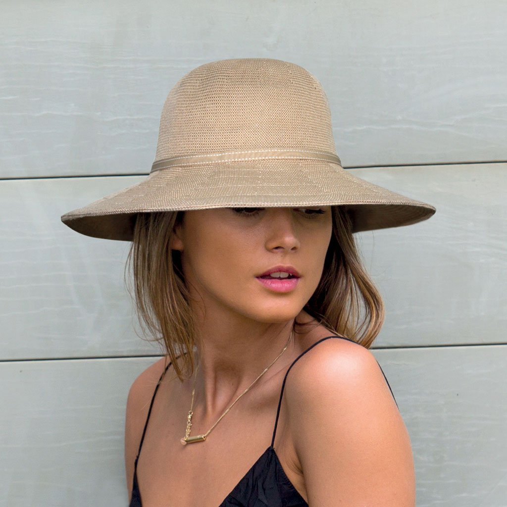 Headwear - Capeline (Beige)