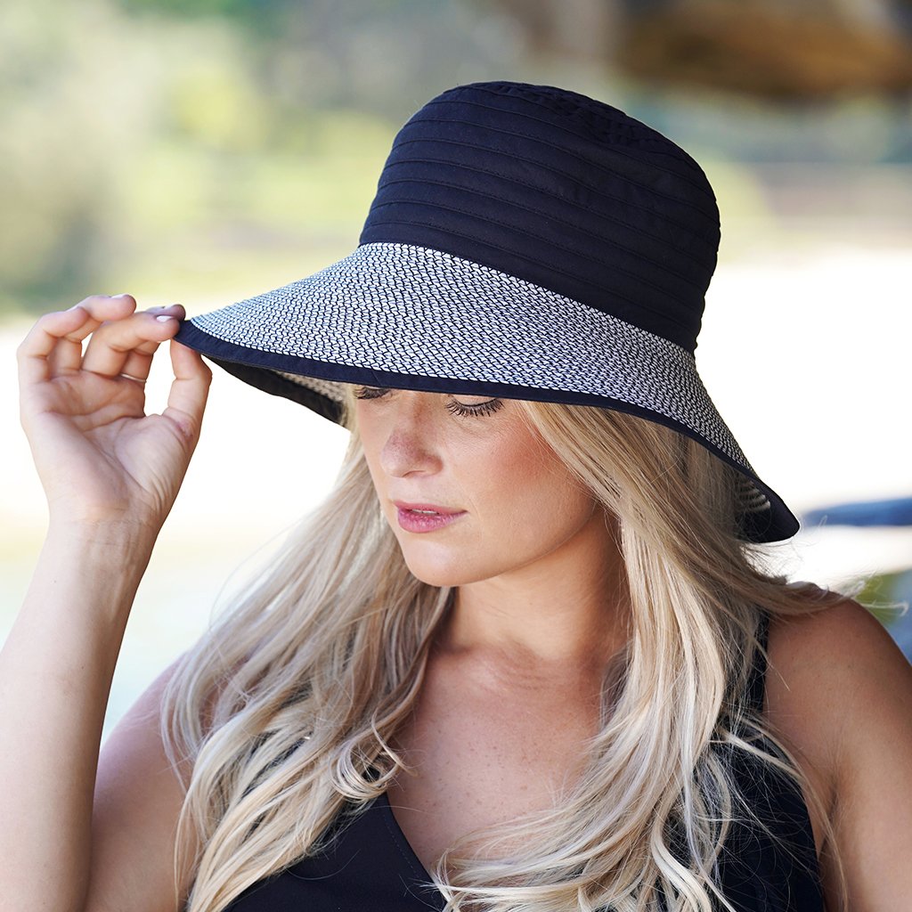 Headwear - Audrey Classic (Black / White)
