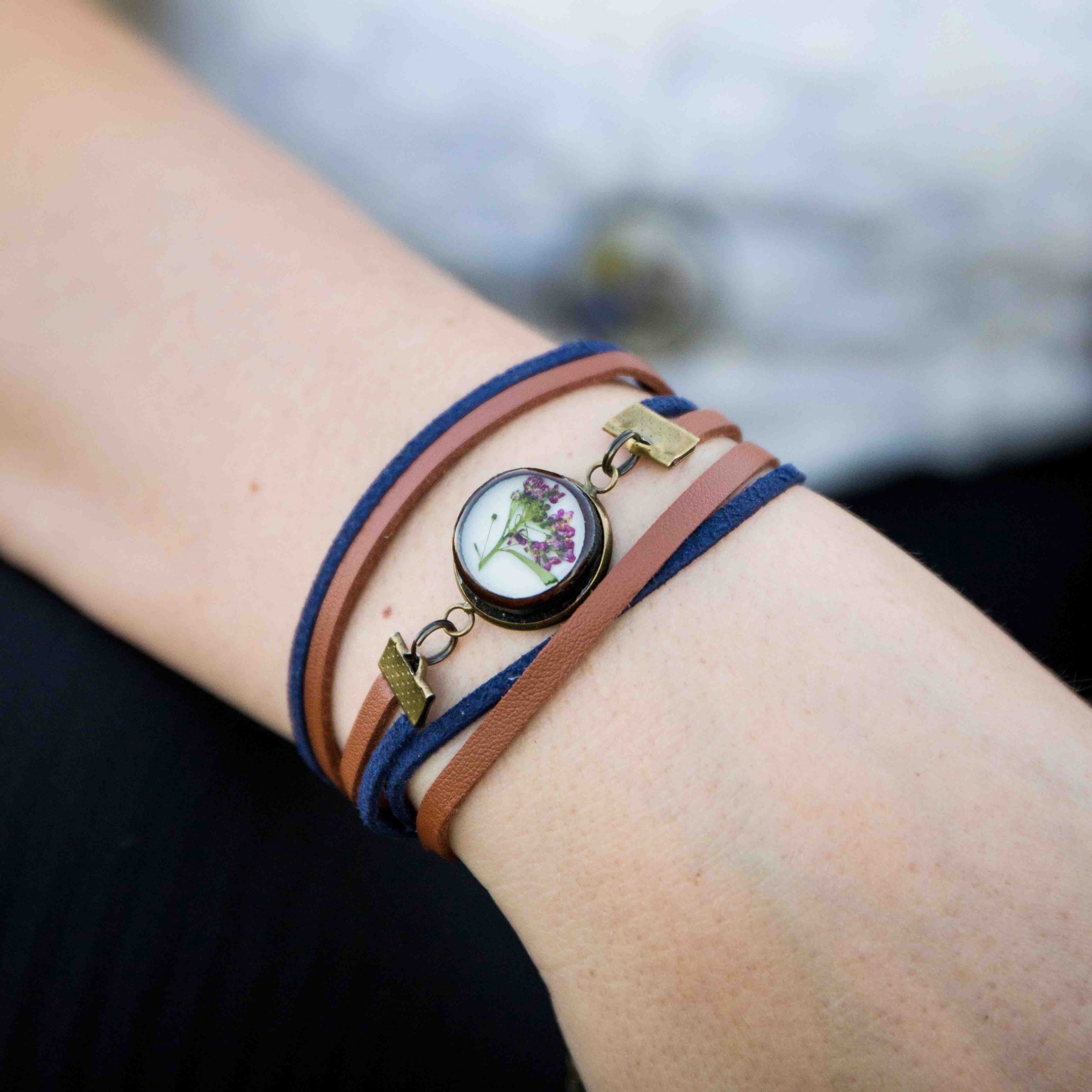 Muga Muga Bracelet / Wrap Around - Light Brown & Navy