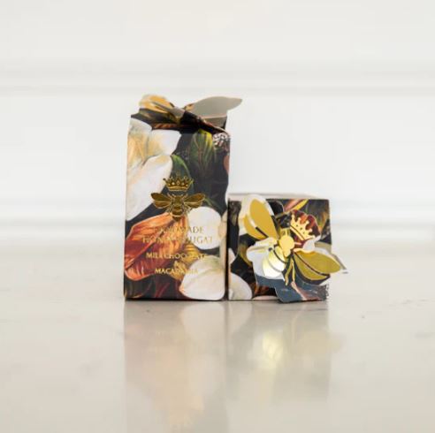 Wedgewood Gift Box Honey Bee Bon Bons - Milk Chocolate & Macadamia