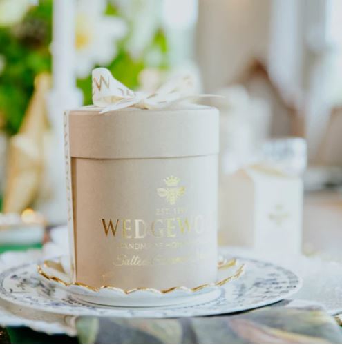 Wedgewood Gift Box Small Hat Gold - Salted Caramel
